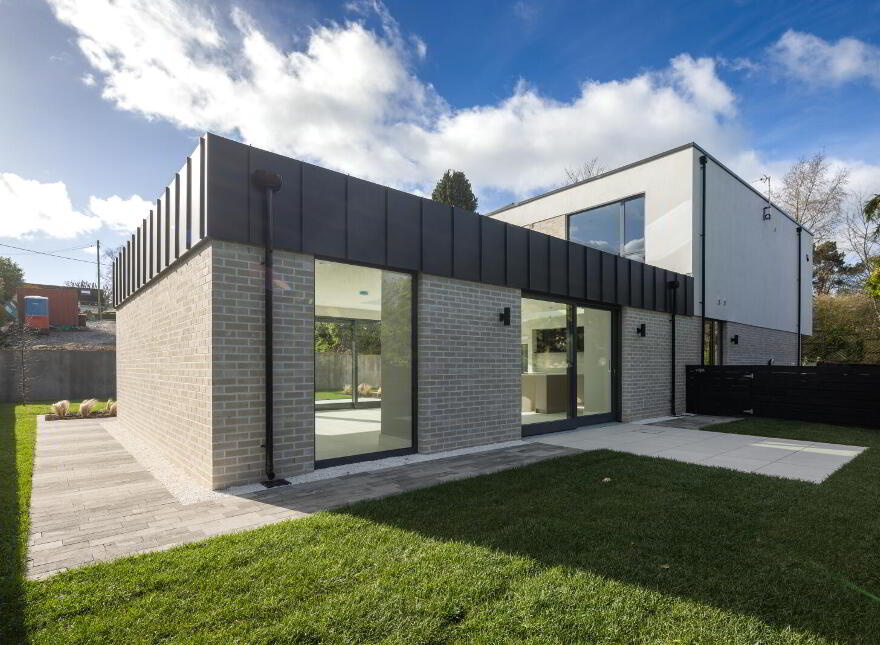 Monad, 7a Glen Road, Cultra, Holywood, BT18 0HB
