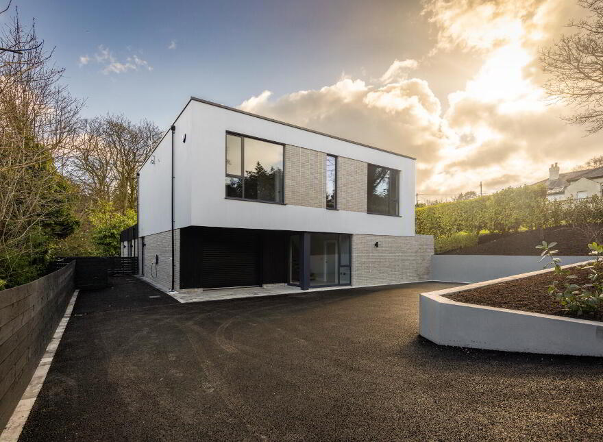 Monad, 7a Glen Road, Cultra, Holywood, BT18 0HB