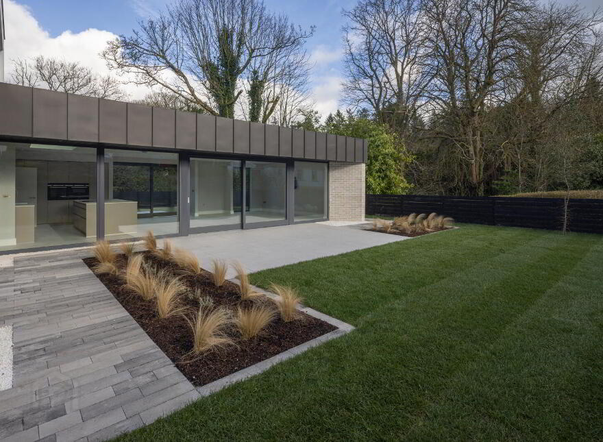 Monad, 7a Glen Road, Cultra, Holywood, BT18 0HB
