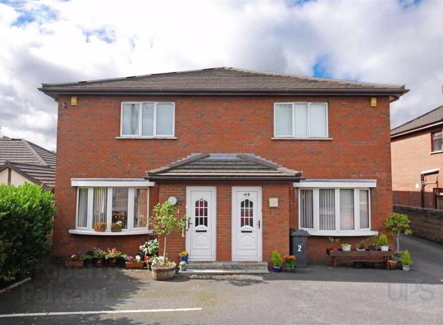 Apt 1, 14 Hillsborough Road, Carryduff, Castlereagh, Belfast, BT8 8HR photo