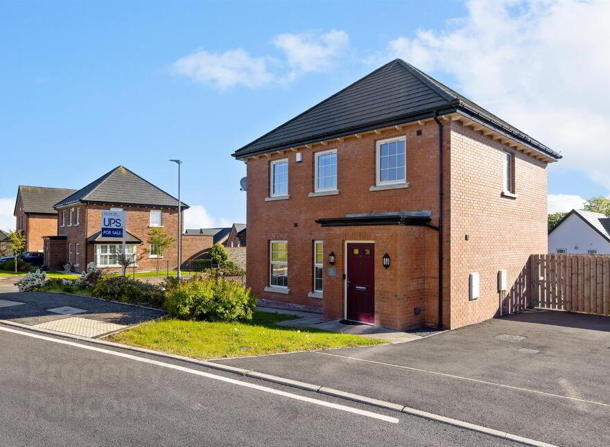 11 Millmount Village Gardens, Dundonald, Belfast, BT16 1BH photo