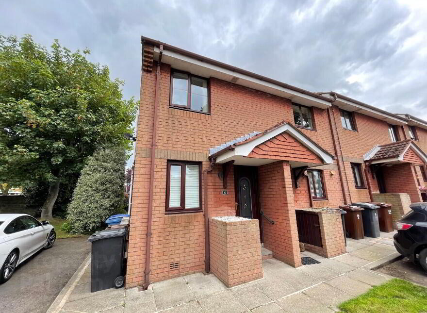 11 Sycamore Grove, Belfast, BT4 2RB photo