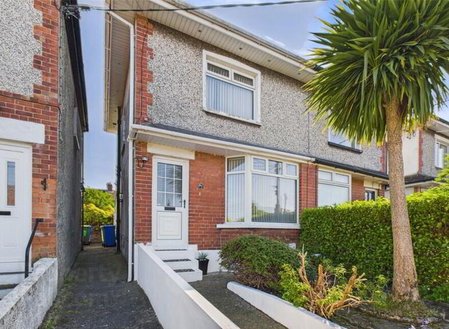 41 Silverstream Avenue, Bangor, BT20 3LP photo