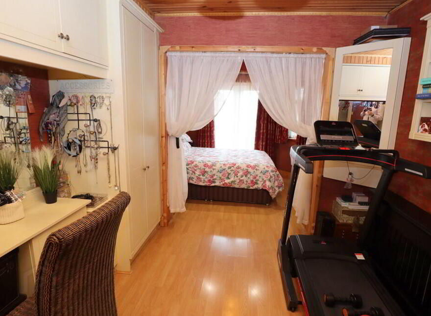 6 Laburnum Turret, North Road, Drogheda