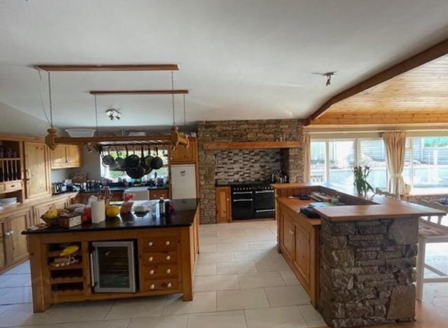 Ardrinane House, Lower Main Street, Annascaul, Anascaul, V92F792