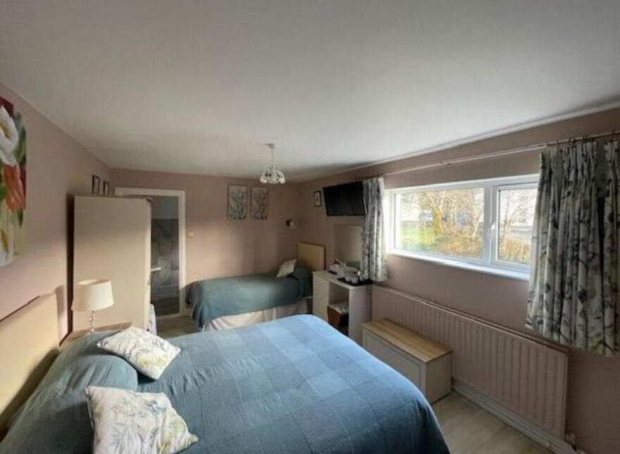 Ardrinane House, Lower Main Street, Annascaul, Anascaul, V92F792