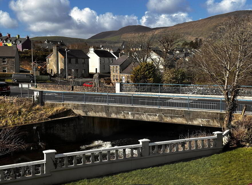 Ardrinane House, Lower Main Street, Annascaul, Anascaul, V92F792