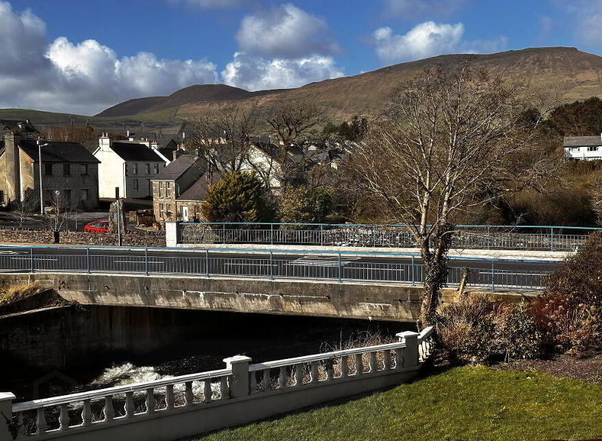 Ardrinane House, Lower Main Street, Annascaul, Anascaul, V92F792