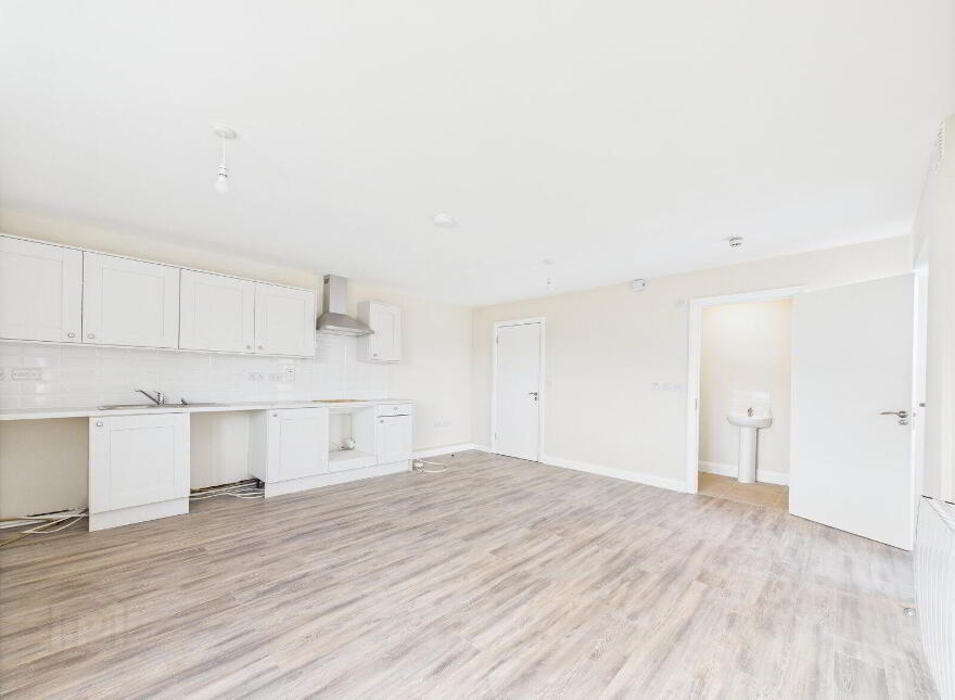 Apartments 1 - 4, 11-12 Barrack Street, Goresbridge, R95