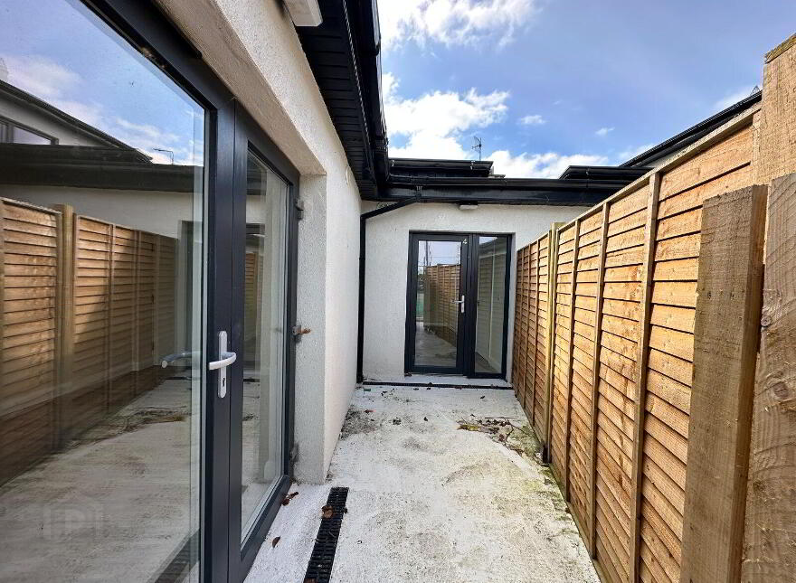 Apartments 1 - 4, 11-12 Barrack Street, Goresbridge, R95