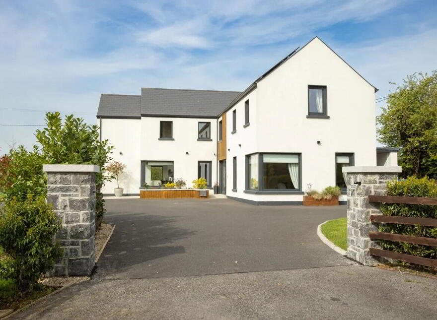 Woodside, Castletown Geoghegan, Mullingar, N91NRK7 photo