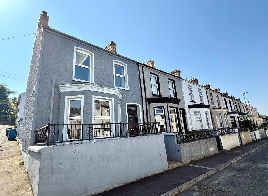 18 Benvarden Avenue, Waterside, Derry, BT47 2AS photo
