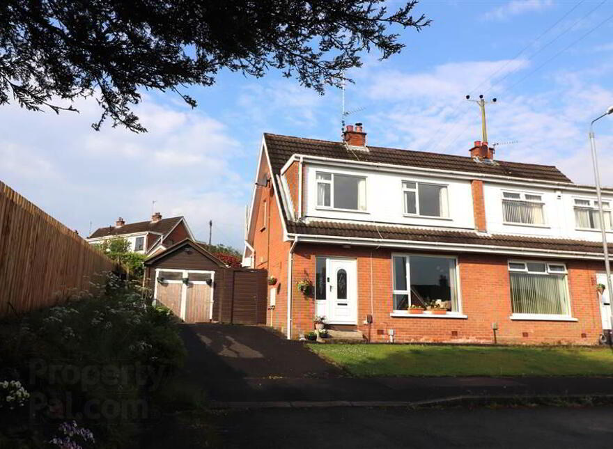21 Cloverdale Road, Belsize Road, Lisburn, BT27 4LW photo