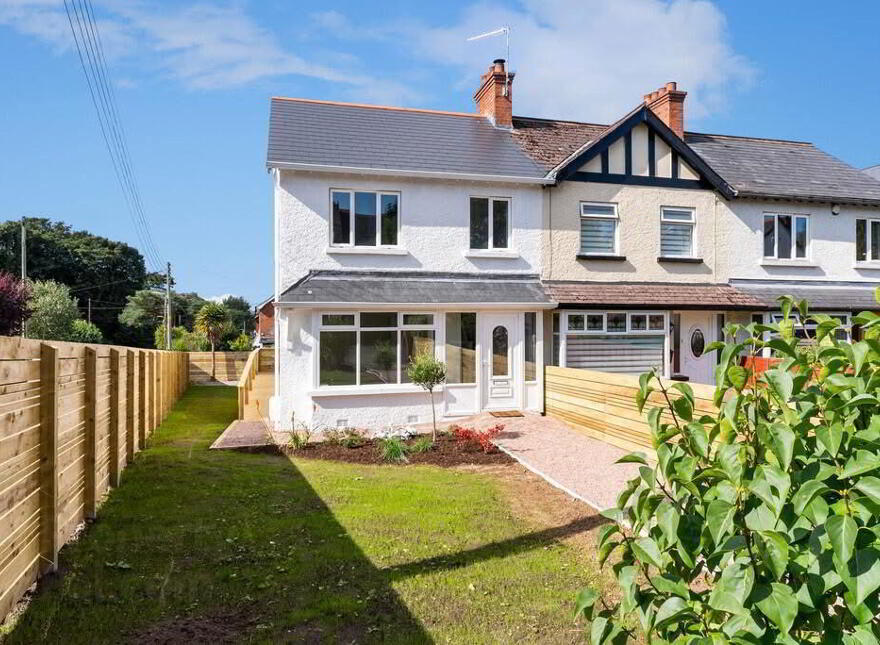 Short Term Let, 15 Church Road, Ormeau Road, Belfast, BT8 7AL photo