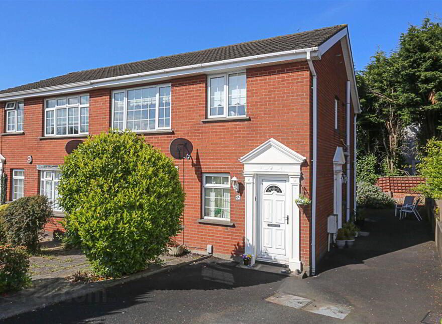 5a Strathearn Court, Holywood, BT18 9NP photo