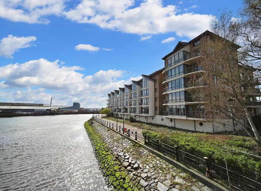 Apt 27 St Georges Harbour, 51 East Bridge Street, Belfast, BT1 3SG photo