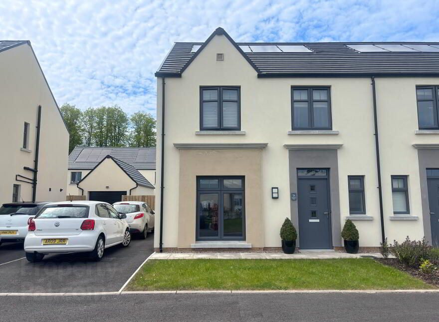 71 Weavers Gate, Antrim, BT41 4LD photo