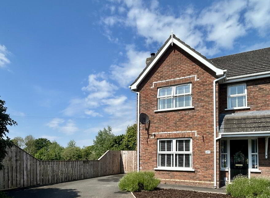 27 Brook Lodge, Ballinderry Lower, BT28 2GZ photo