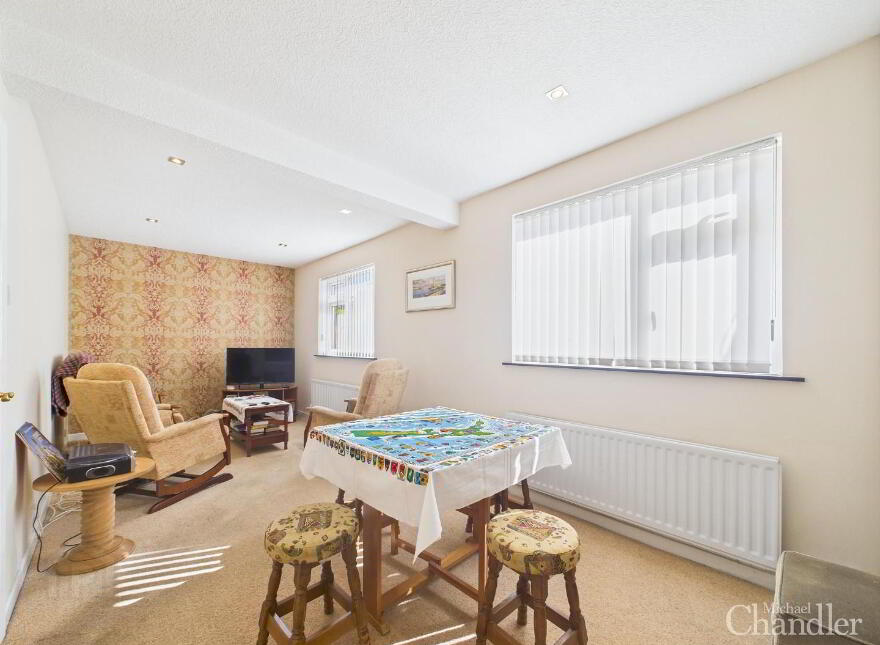35 Glenholm Crescent, Belfast, BT8 6LT