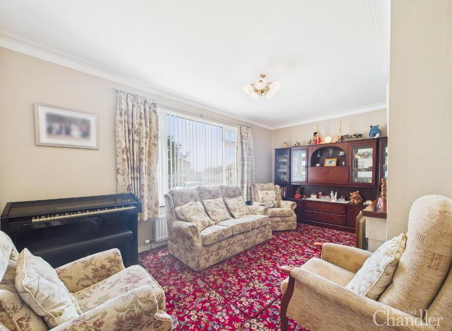 35 Glenholm Crescent, Belfast, BT8 6LT