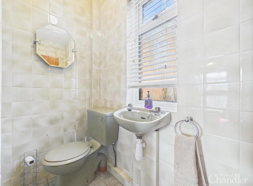 35 Glenholm Crescent, Belfast, BT8 6LT