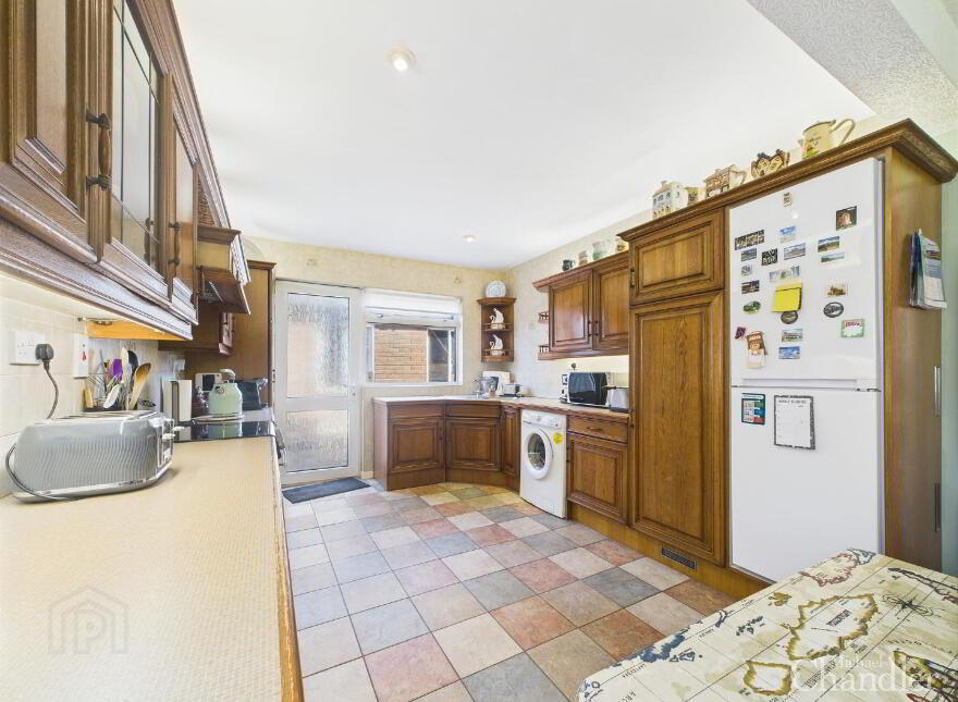 35 Glenholm Crescent, Belfast, BT8 6LT