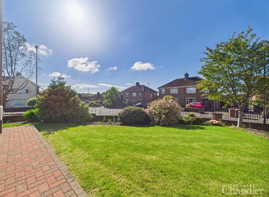 35 Glenholm Crescent, Belfast, BT8 6LT