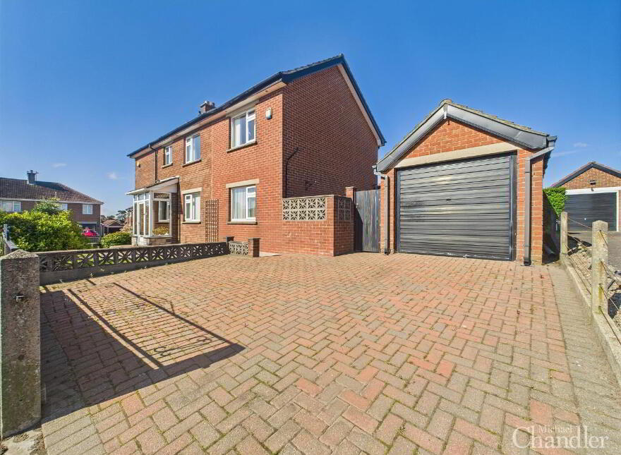 35 Glenholm Crescent, Belfast, BT8 6LT