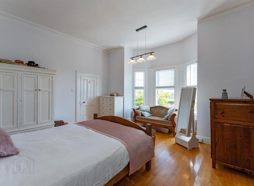 24 Woodburn Road, Carrickfergus, BT38 8PX