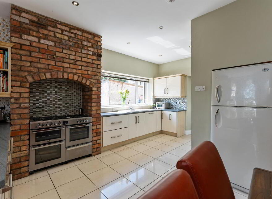 24 Woodburn Road, Carrickfergus, BT38 8PX
