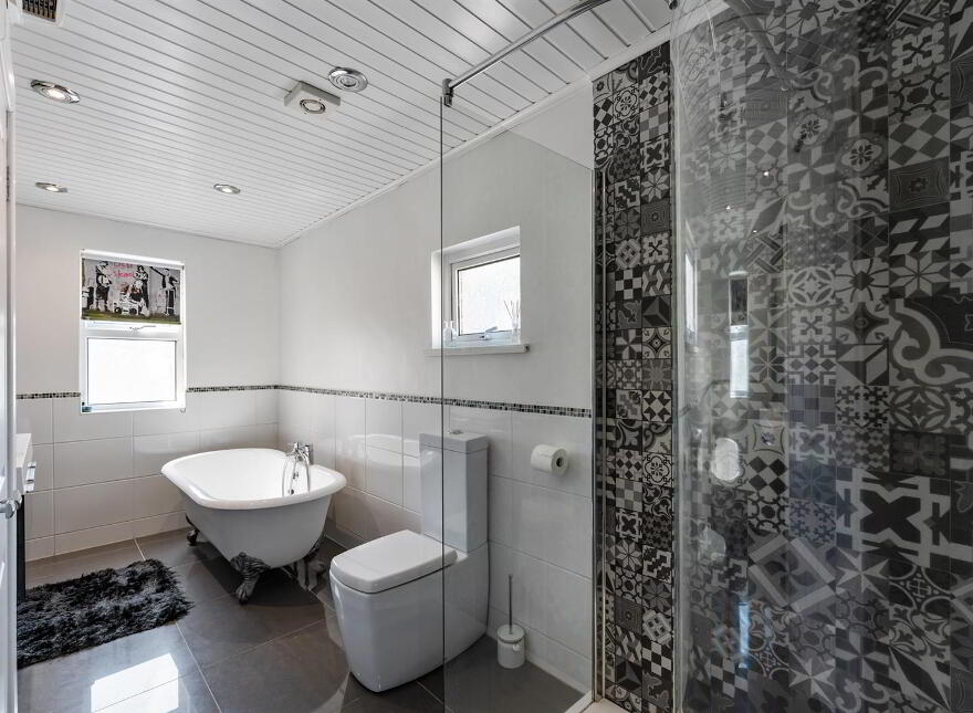 24 Woodburn Road, Carrickfergus, BT38 8PX