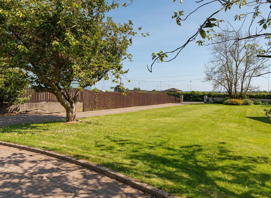24 Woodburn Road, Carrickfergus, BT38 8PX
