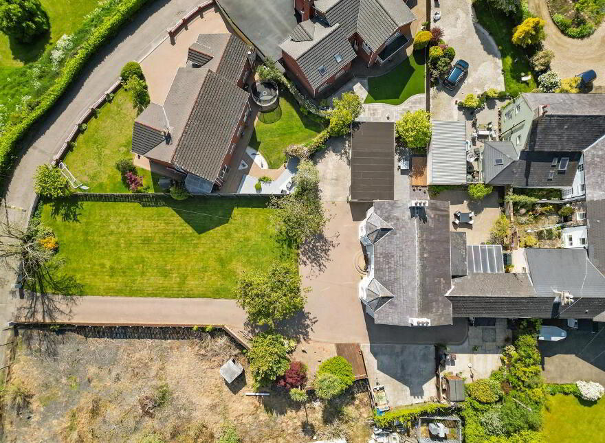 24 Woodburn Road, Carrickfergus, BT38 8PX