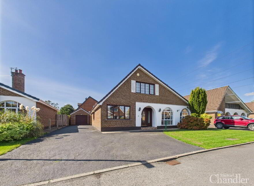 13 Finsbury Crescent, Belfast, BT8 6GH photo