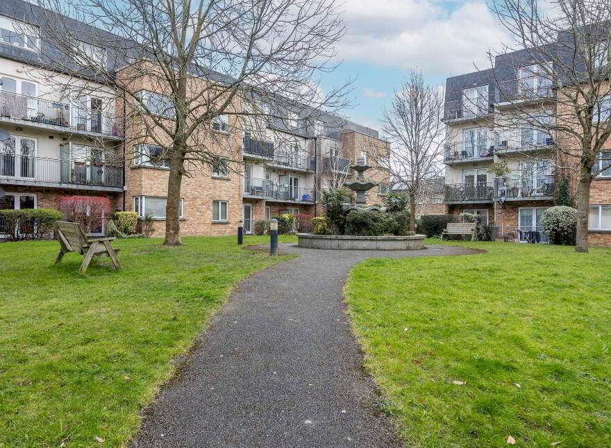 27 Eaton Close, Rathcoole, Dublin, D24CR40 photo