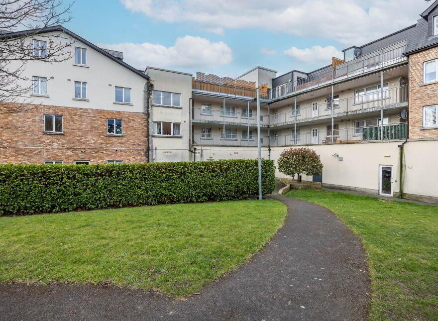 27 Eaton Close, Rathcoole, Dublin, D24CR40