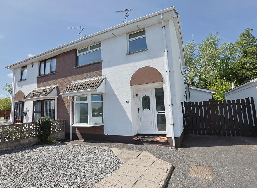 2 Lakeview Park, Drumgor, Craigavon, BT65 4AJ photo