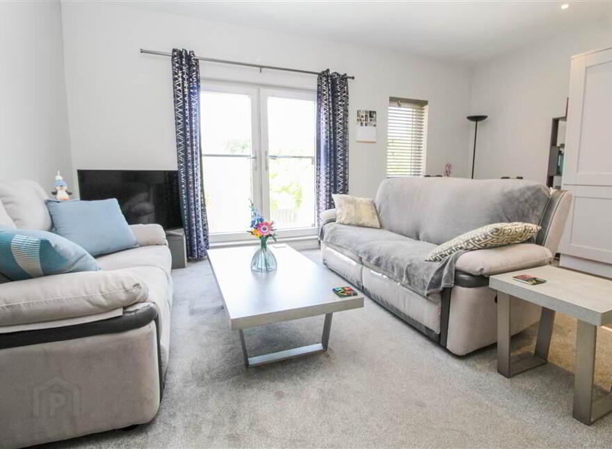 Apt 3, 6 Loughan Hall, Dundonald, Belfast, BT16 2FT