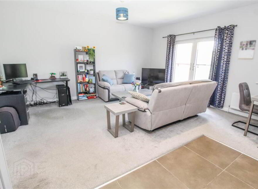 Apt 3, 6 Loughan Hall, Dundonald, Belfast, BT16 2FT