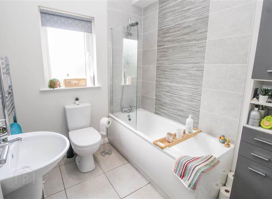 Apt 3, 6 Loughan Hall, Dundonald, Belfast, BT16 2FT