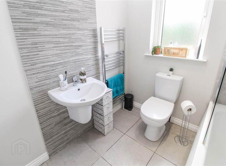 Apt 3, 6 Loughan Hall, Dundonald, Belfast, BT16 2FT