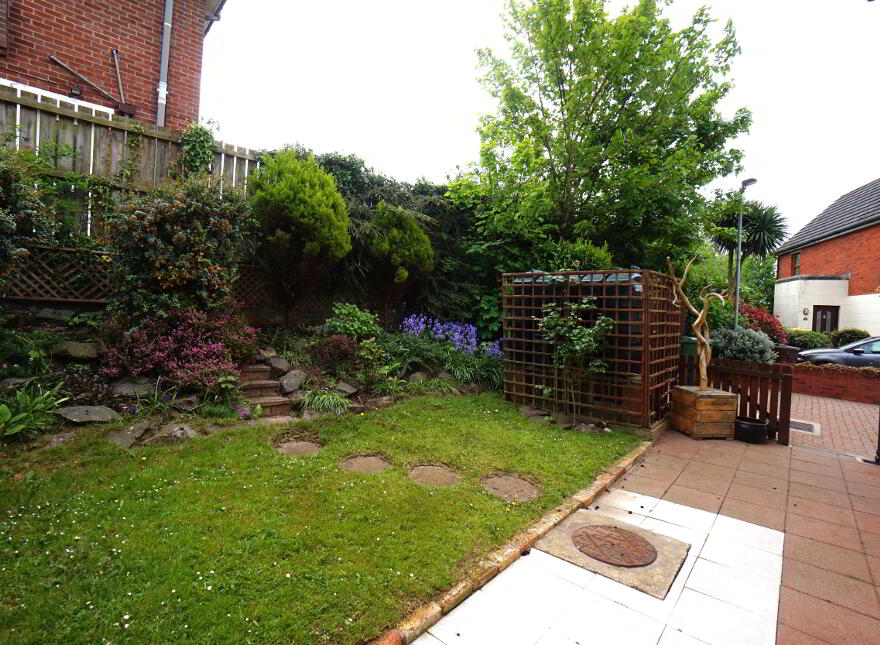3 Burnbrae Mews, Lisburn, BT27 5JP