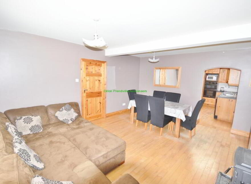 No. 18 St Patrick's Terrace, Tarbert, V31RV00