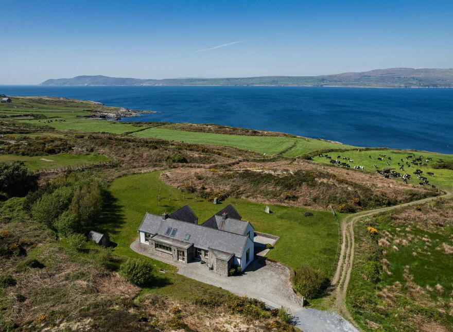Dunkelly Middle, Goleen, P81CC86 photo