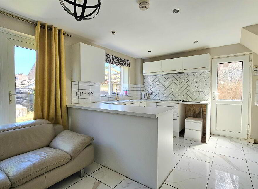 77 Victoria Road, Carrickfergus, BT38 7JJ