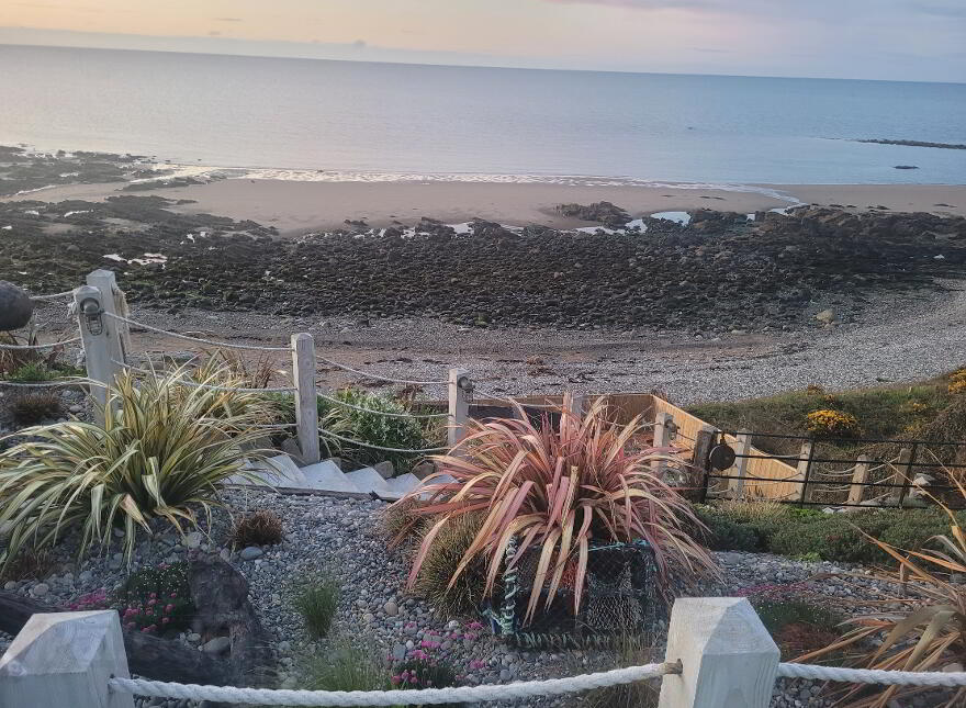 Renshore Cottage & Cabana, Kilkeel Road, Ballymartin, BT34 4TW photo