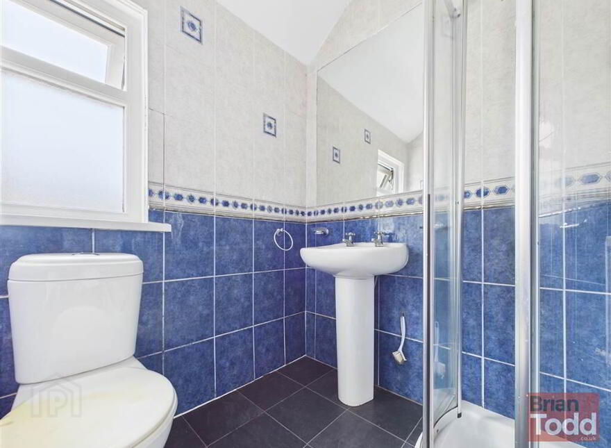 Laharna Avenue, Larne, BT40 1NG