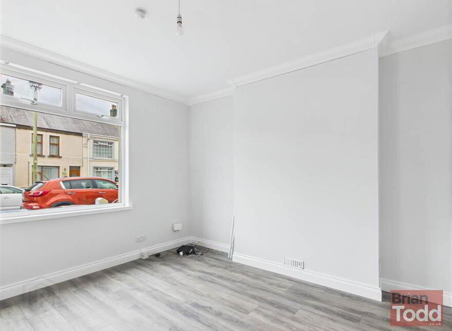 Laharna Avenue, Larne, BT40 1NG