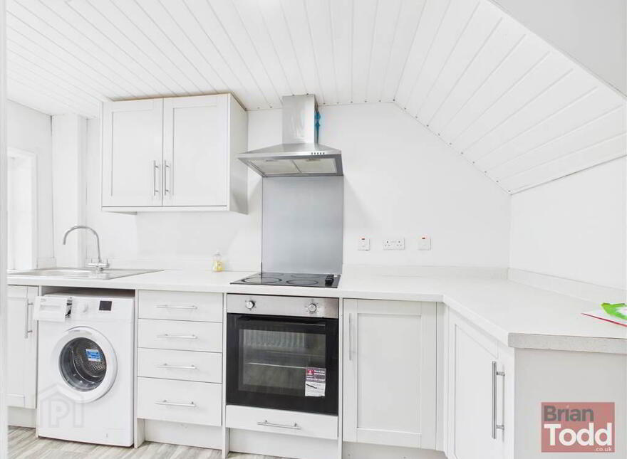 Laharna Avenue, Larne, BT40 1NG