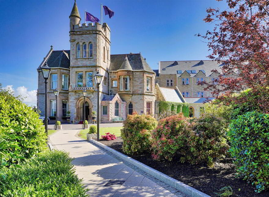 Serviced Apartment, 10 Stag Lodge Apartments, Cultra, Holywood, BT18 0EX photo